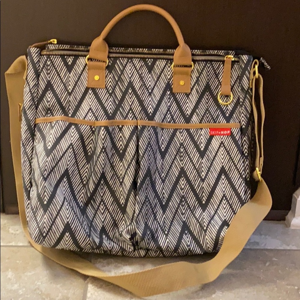 NWOT. Skip Hop diaper tote bag